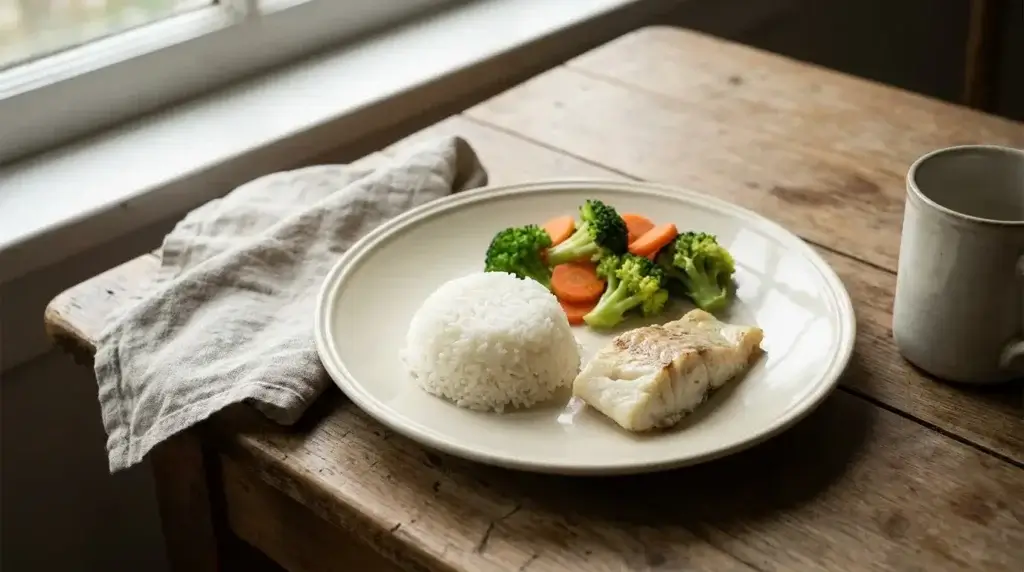 Small, frequent meals to help manage nausea from GLP-1 peptides