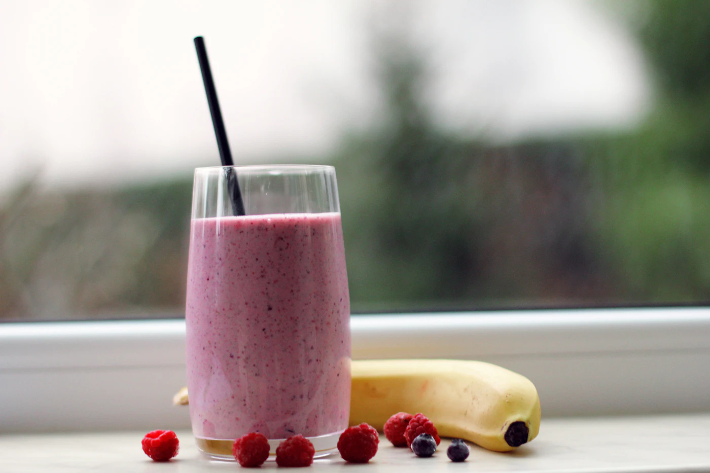 Berry protein shake for weight loss in a glass