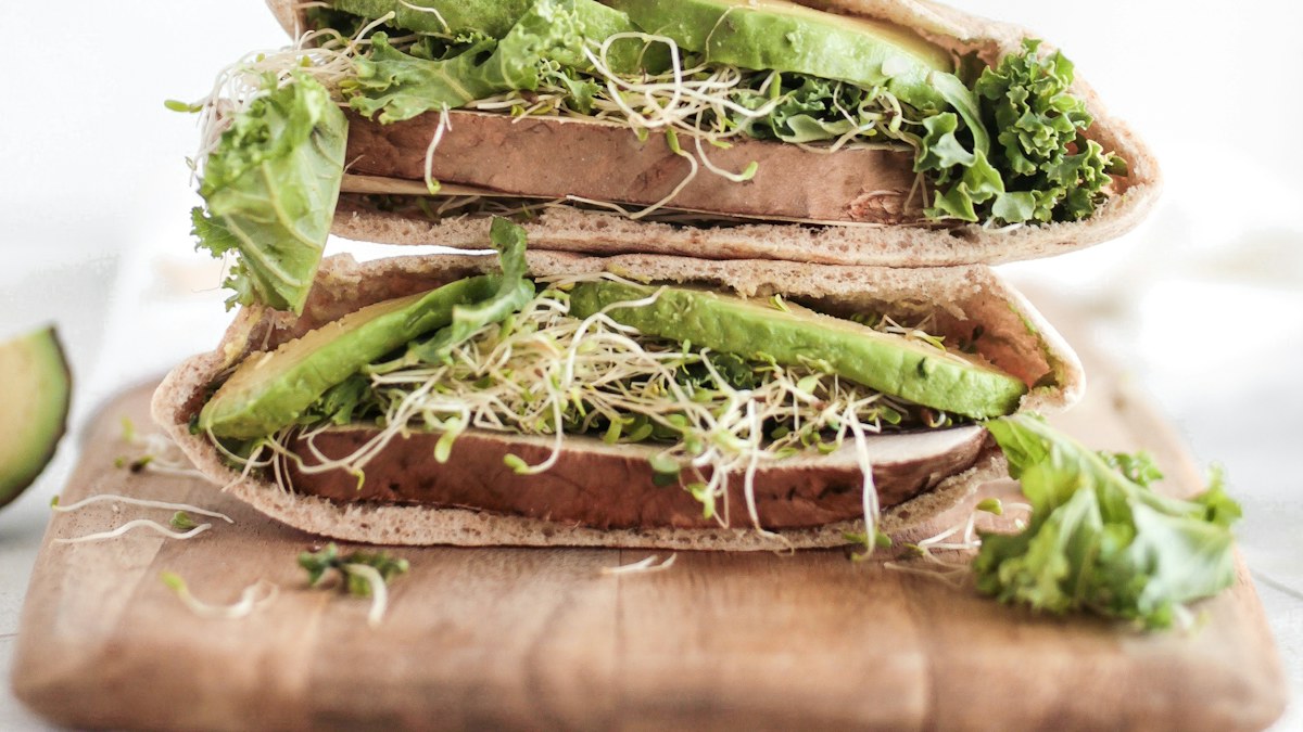 Fresh vegetable wrap for an easy Mediterranean lunch
